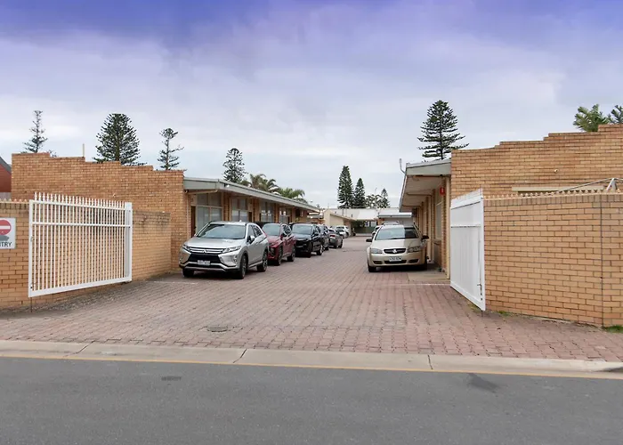 Motel: Glenelg Motel