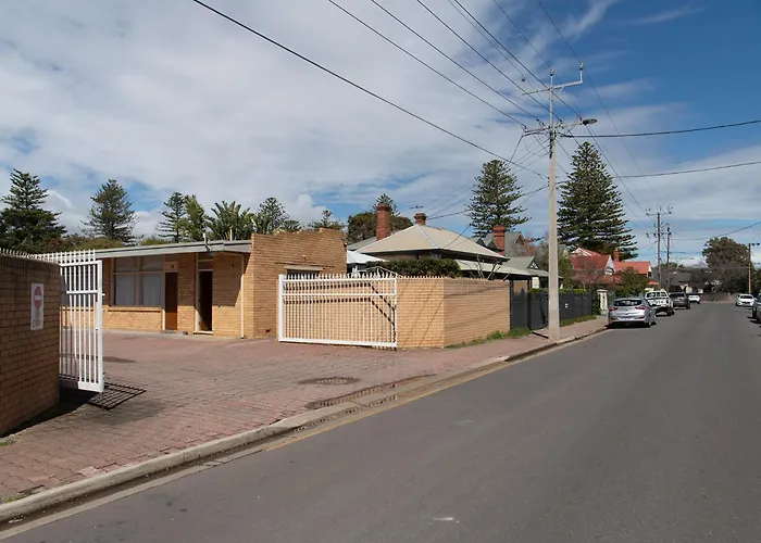 Motel: Glenelg Motel