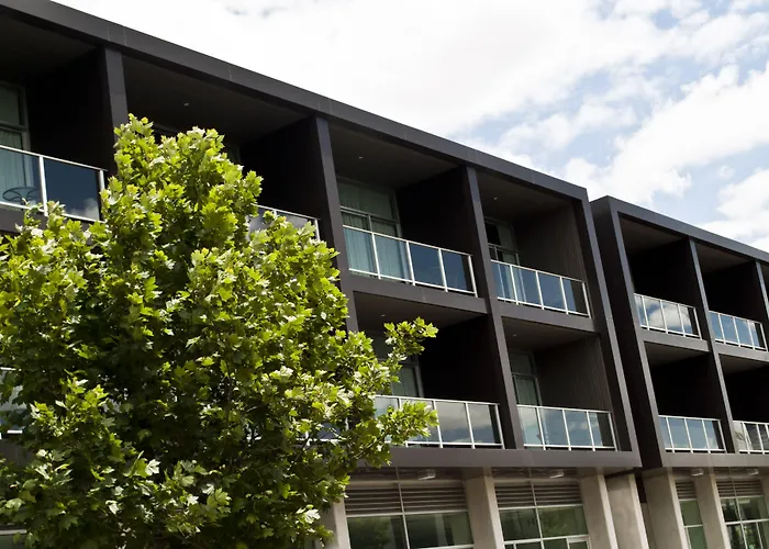 Casino hotel: Mawson Lakes Hotel