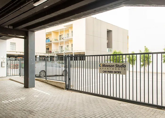 Casino hotel: Mawson Lakes Hotel